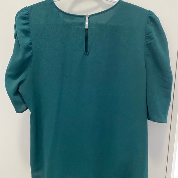 Reitmans emerald green top - Picture 3 of 4